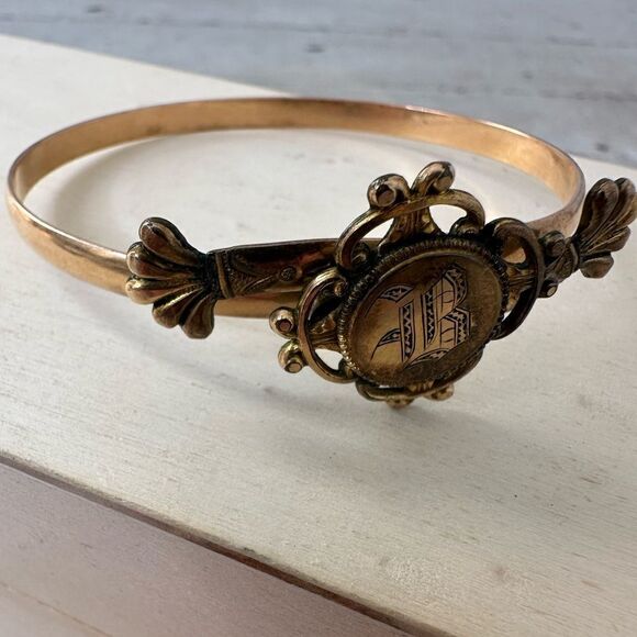 Victorian Era Monogramed B Gold Tone Bracelet - Picture 1 of 7